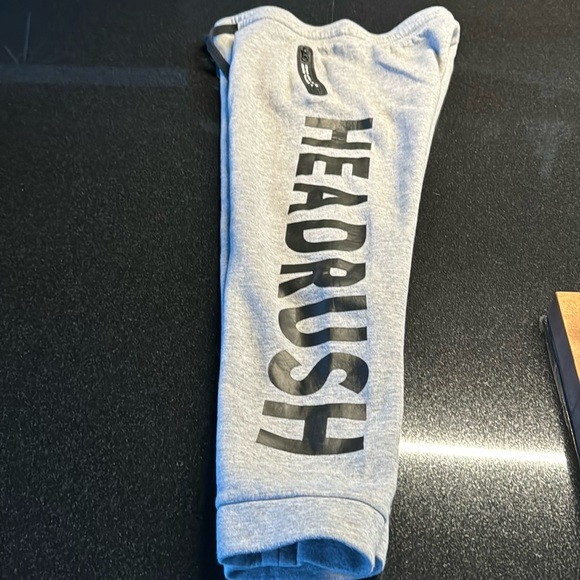 Headrush L sweatpants 😲 - Picture 2 of 5